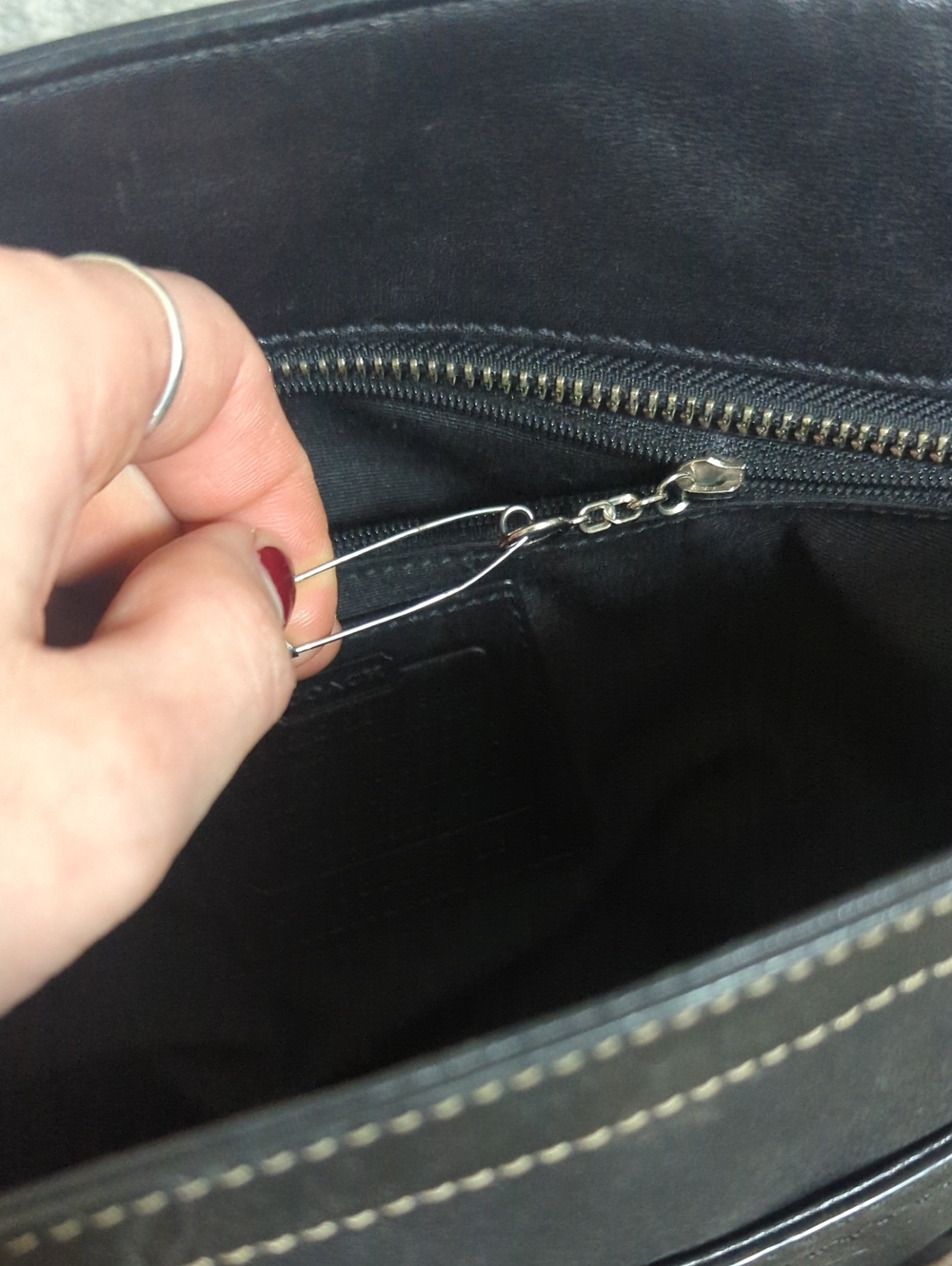 Coach Black Leather Shoulder Bag with Silver Hardware And White Stitching - Picture 5 of 10